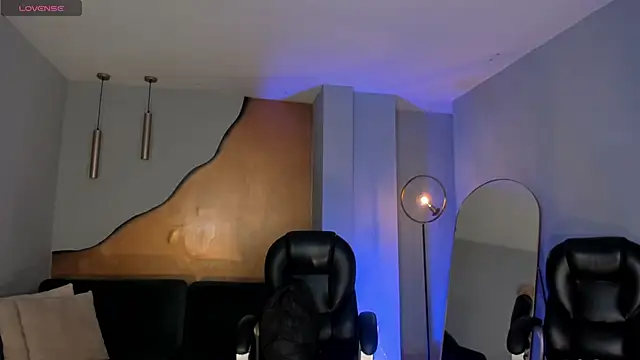 Snapshot of MiaFarrell_ chatting on 10-24-25, 05:53 MiaFarrell online show from 10-24-25, 05:53