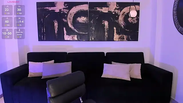 Snapshot of MiaFarrell_ chatting on 10-26-25, 11:27 MiaFarrell online show from 10-26-25, 11:27