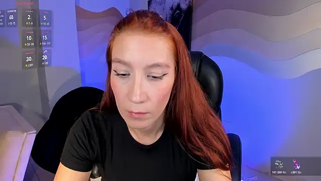 Snapshot of MiaFarrell_ chatting on 10-31-25, 07:15 MiaFarrell online show from 10-31-25, 07:15