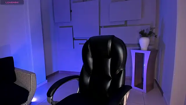 Snapshot of MiaFarrell_ chatting on 11-04-25, 06:07 MiaFarrell online show from 11-04-25, 06:07