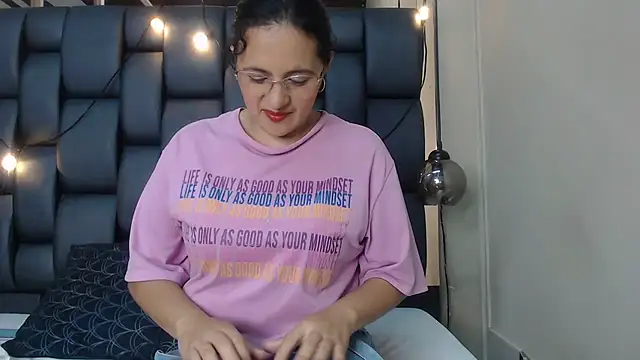 africa holmes online show from 03-22-25, 02:59