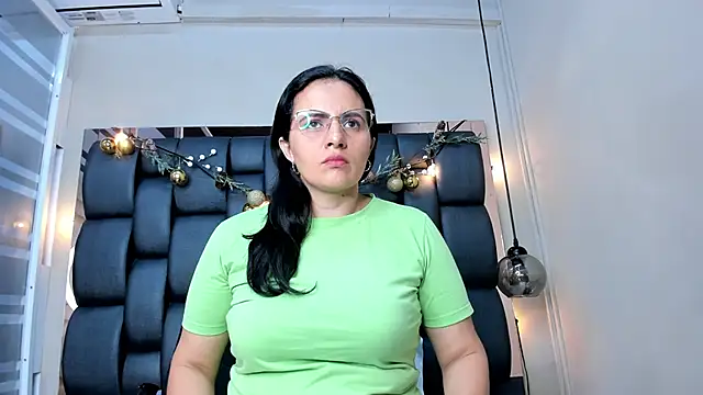 africa holmes online show from 12-19-25, 02:07