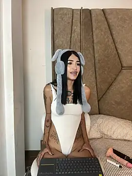 Snapshot of Cassie_howard_ chatting on 02-11-25, 09:35 Cassie howard online show from 02-11-25, 09:35