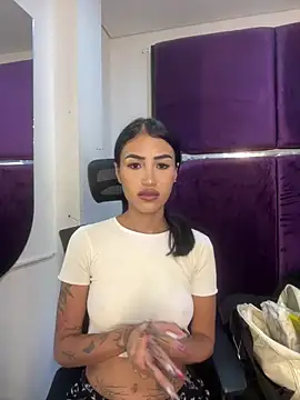 Snapshot of Cassie_howard_ chatting on 02-18-25, 03:42 Cassie howard online show from 02-18-25, 03:42