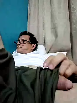 Bombi22 online show from 12-15-24, 11:53