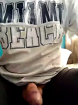 Bombi22 online show from 12-16-24, 07:10