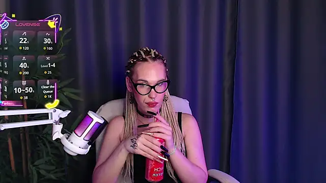 Snapshot of Cassie_Bae chatting on 12-03-25, 09:02 Cassie Bae online show from 12-03-25, 09:02