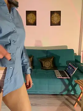 Snapshot of mi_michelle chatting on 02-04-25, 06:49 mi michelle online show from 02-04-25, 06:49