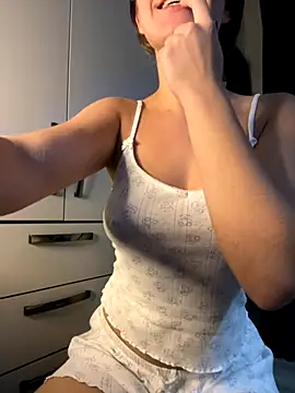 Snapshot of mi_michelle chatting on 11-20-25, 03:34 mi michelle online show from 11-20-25, 03:34