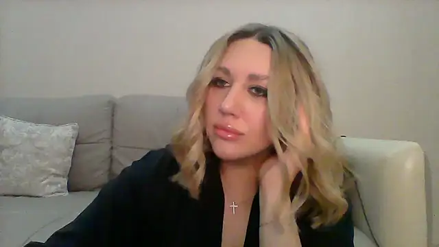 Snapshot of VickyLove047 chatting on 09-17-25, 04:08 VickyLove047 online show from 09-17-25, 04:08