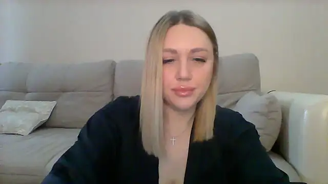 Snapshot of VickyLove047 chatting on 09-19-25, 06:48 VickyLove047 online show from 09-19-25, 06:48