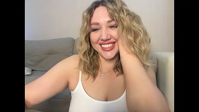 Snapshot of VickyLove047 chatting on 07-04-26, 06:30 VickyLove047 online show from 07-04-26, 06:30
