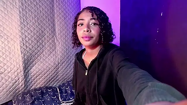 Snapshot of anais_tgn chatting on 02-19-25, 06:00 anais tgn online show from 02-19-25, 06:00