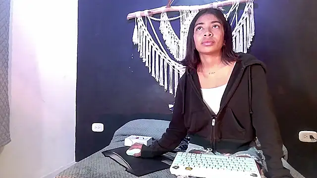 Snapshot of anais_tgn chatting on 03-15-25, 06:43 anais tgn online show from 03-15-25, 06:43