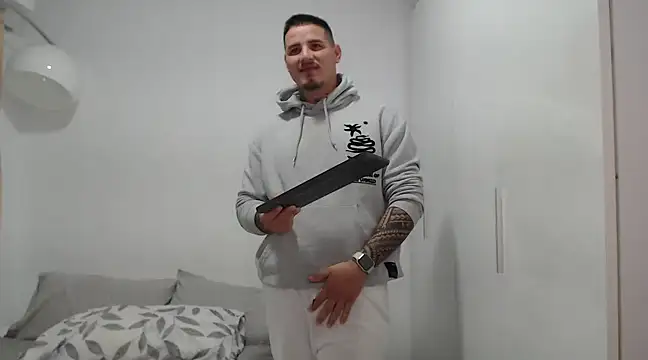 Snapshot of Geishastudios chatting on 02-19-25, 10:01 Geishastudios online show from 02-19-25, 10:01