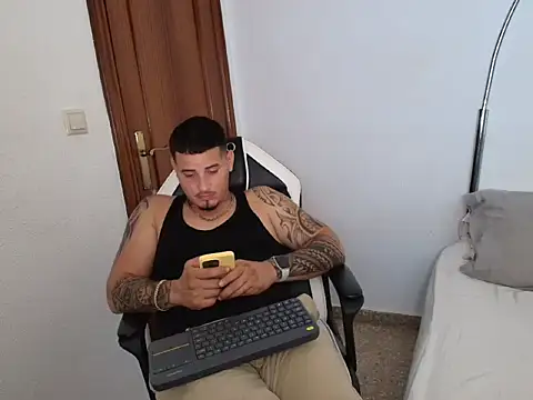 Snapshot of Geishastudios chatting on 09-22-25, 09:33 Geishastudios online show from 09-22-25, 09:33