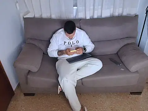 Snapshot of Geishastudios chatting on 10-27-25, 09:19 Geishastudios online show from 10-27-25, 09:19