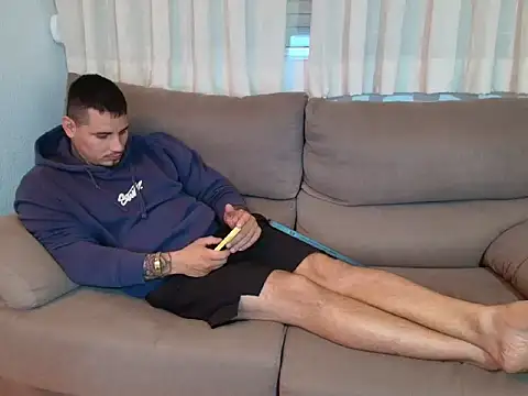 Snapshot of Geishastudios chatting on 11-06-25, 10:38 Geishastudios online show from 11-06-25, 10:38