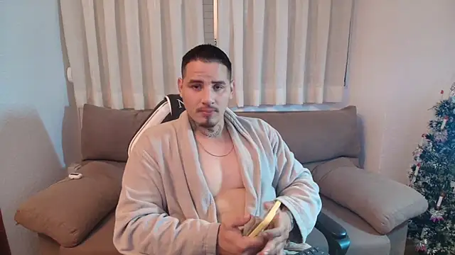 Snapshot of Geishastudios chatting on 12-20-25, 11:17 Geishastudios online show from 12-20-25, 11:17