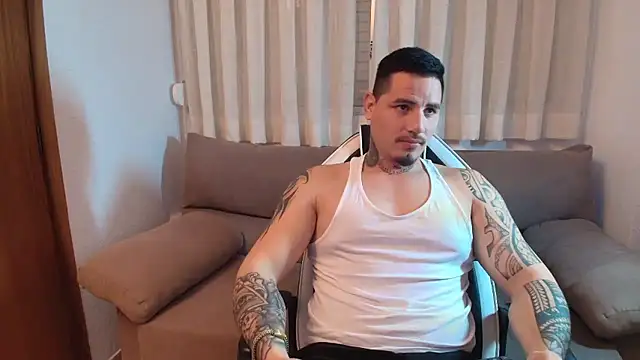 Snapshot of Geishastudios chatting on 01-06-26, 08:29 Geishastudios online show from 01-06-26, 08:29