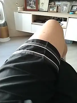 Snapshot of Dannydy2015 chatting on 12-15-25, 02:38 Dannydy2015 online show from 12-15-25, 02:38