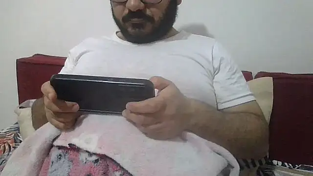 Snapshot of UrfavSlaveBitch chatting on 03-09-26, 06:23 UrfavSlaveBitch online show from 03-09-26, 06:23