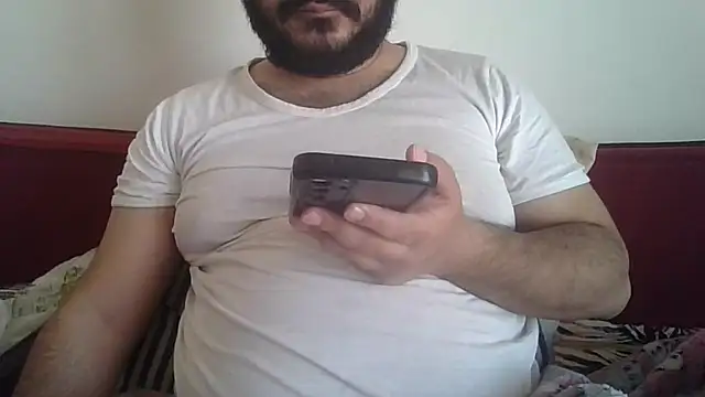 Snapshot of UrfavSlaveBitch chatting on 03-28-26, 10:37 UrfavSlaveBitch online show from 03-28-26, 10:37