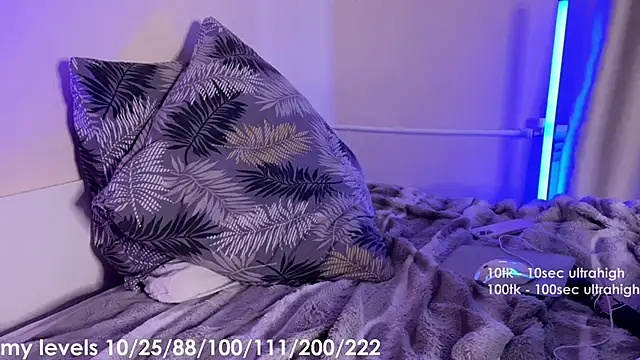 Snapshot of _xxtina chatting on 02-22-26, 11:20 xxtina online show from 02-22-26, 11:20