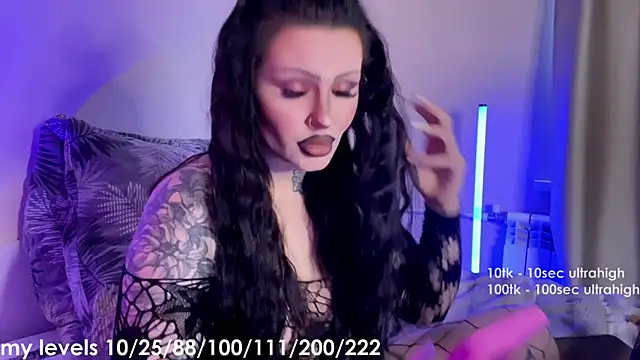 Snapshot of _xxtina chatting on 03-11-26, 12:00 xxtina online show from 03-11-26, 12:00