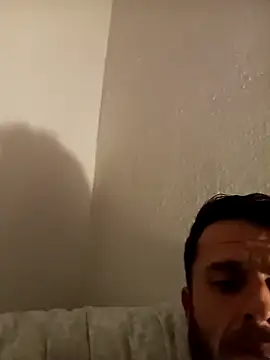 Snapshot of pocholoibz chatting on 12-14-25, 01:22 pocholoibz online show from 12-14-25, 01:22