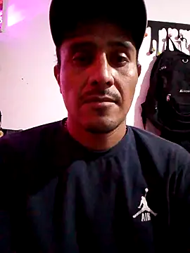 Snapshot of NewBe9D9 chatting on 03-04-25, 10:46 NewBe9D9 online show from 03-04-25, 10:46