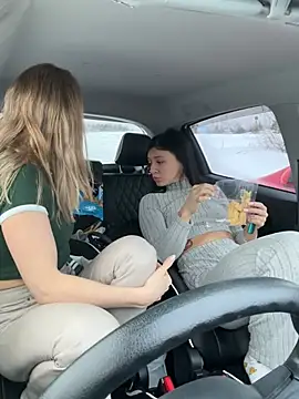 Snapshot of JulliaVegas chatting on 02-12-25, 02:24 JulliaVegas online show from 02-12-25, 02:24