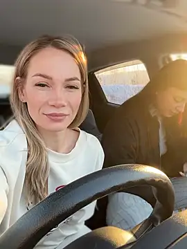 Snapshot of JulliaVegas chatting on 02-19-25, 02:23 JulliaVegas online show from 02-19-25, 02:23