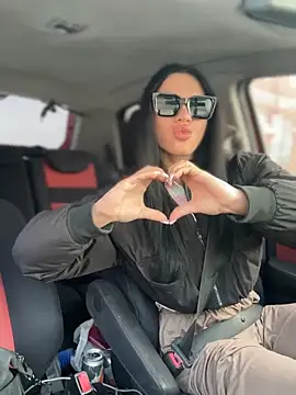 Snapshot of JulliaVegas chatting on 03-09-25, 02:18 JulliaVegas online show from 03-09-25, 02:18