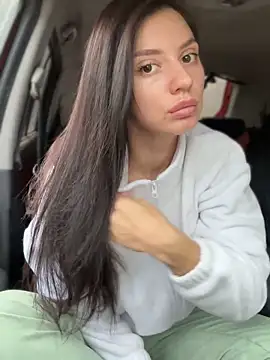 Snapshot of JulliaVegas chatting on 10-04-25, 02:20 JulliaVegas online show from 10-04-25, 02:20