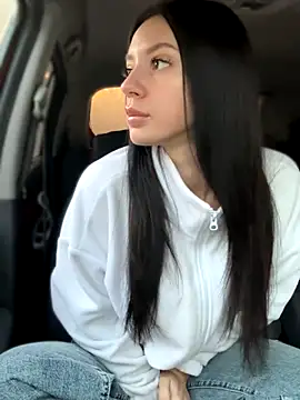 Snapshot of JulliaVegas chatting on 10-12-25, 01:15 JulliaVegas online show from 10-12-25, 01:15