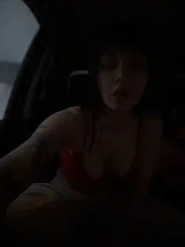 Snapshot of JulliaVegas chatting on 12-15-25, 02:16 JulliaVegas online show from 12-15-25, 02:16