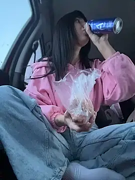 Snapshot of JulliaVegas chatting on 01-14-26, 02:28 JulliaVegas online show from 01-14-26, 02:28