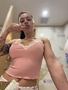 Snapshot of JulliaVegas chatting on 03-12-26, 12:39 JulliaVegas online show from 03-12-26, 12:39