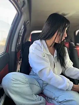 JulliaVegas online show from 04-30-26, 02:07