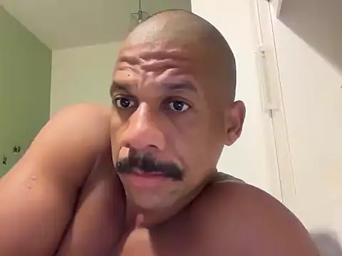 VHugoE online show from 04-24-26, 06:05