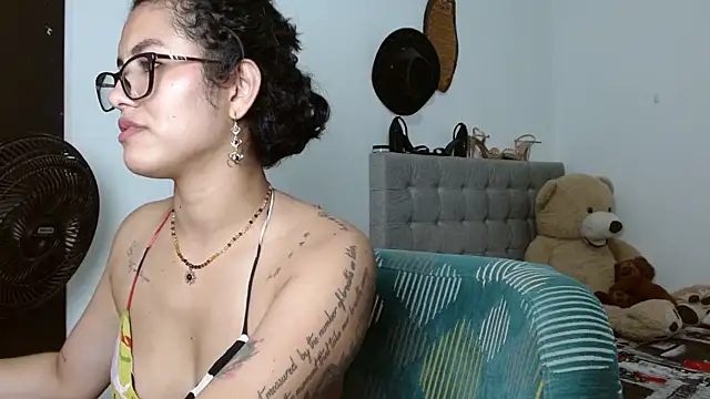 Sexy Lia  online show from 04-21-26, 02:51