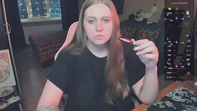 Snapshot of Alice_Dreamgirl_ chatting on 12-16-25, 01:05 Alice Dreamgirl online show from 12-16-25, 01:05