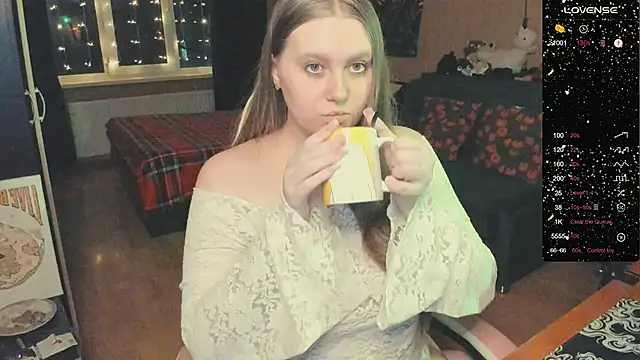 Snapshot of Alice_Dreamgirl_ chatting on 12-19-25, 01:40 Alice Dreamgirl online show from 12-19-25, 01:40