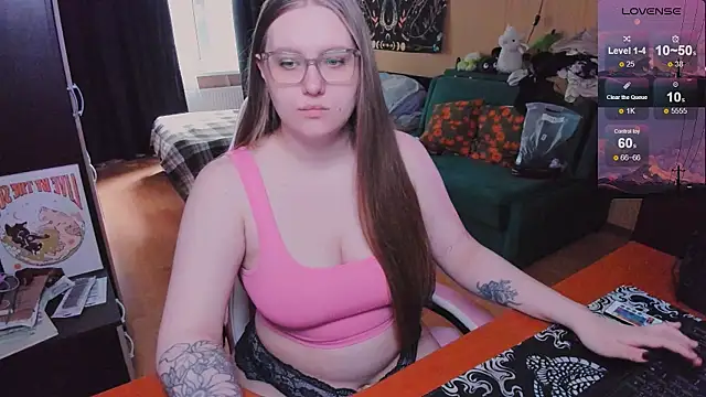 Snapshot of Alice_Dreamgirl_ chatting on 05-26-26, 08:43 Alice Dreamgirl online show from 05-26-26, 08:43