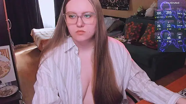 Alice Dreamgirl  online show from 07-03-26, 12:22