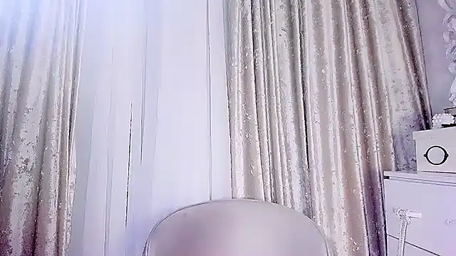 Snapshot of sweetdream_eva chatting on 12-19-24, 12:45 sweetdream eva online show from 12-19-24, 12:45