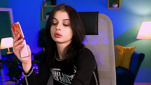 Snapshot of JadeCastle_ chatting on 01-17-26, 04:33 JadeCastle online show from 01-17-26, 04:33