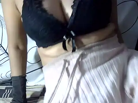 Snapshot of Lovely-Simran chatting on 10-02-25, 06:26 Lovely-Simran online show from 10-02-25, 06:26