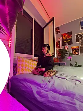 Snapshot of littlewitchxoxo chatting on 12-16-24, 08:37 littlewitchxoxo online show from 12-16-24, 08:37